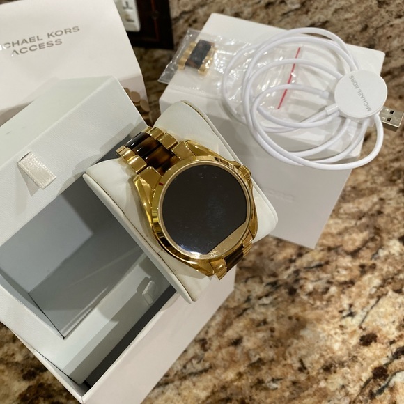 Michael kors smart watch main image 4